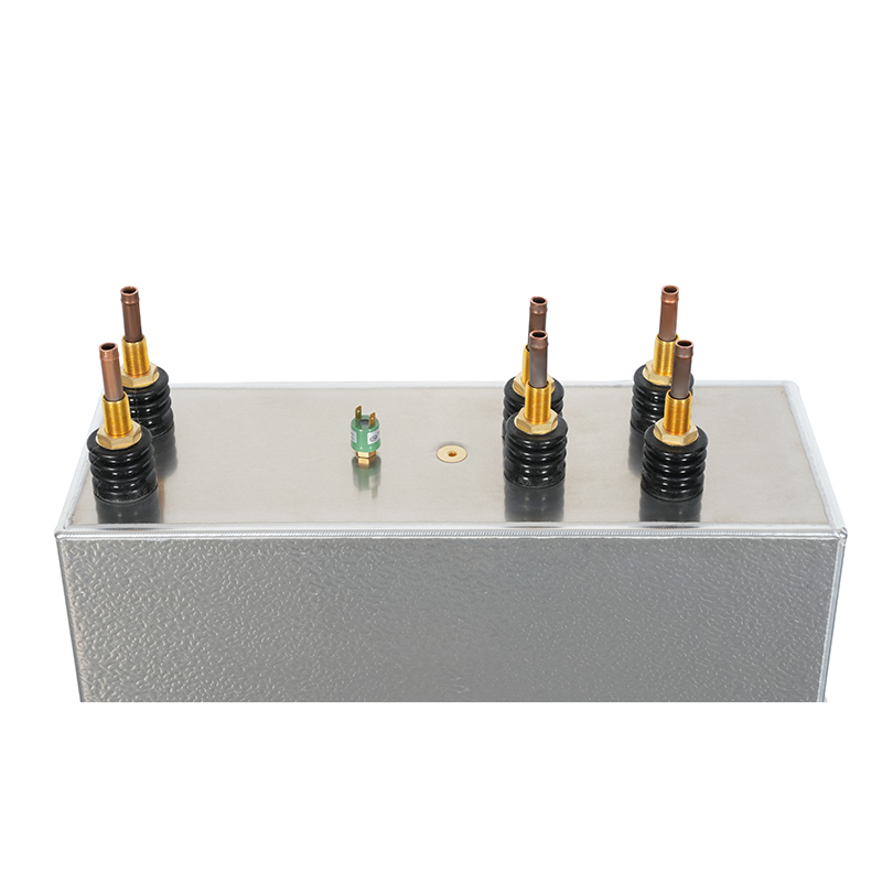 Análise eletromagnética da geometria do barramento em capacitores de aquecimento de filme metalizado RFM 3300V 7350KVar 1500Hz