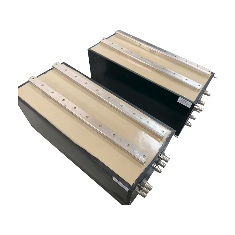Uma comparação abrangente de capacitores de filtro de corrente contínua de alta tensão para eletrônicos de potência modernos